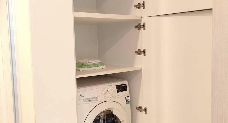 For sale 2 bedrooms condo in Huai Khwang, Bangkok
