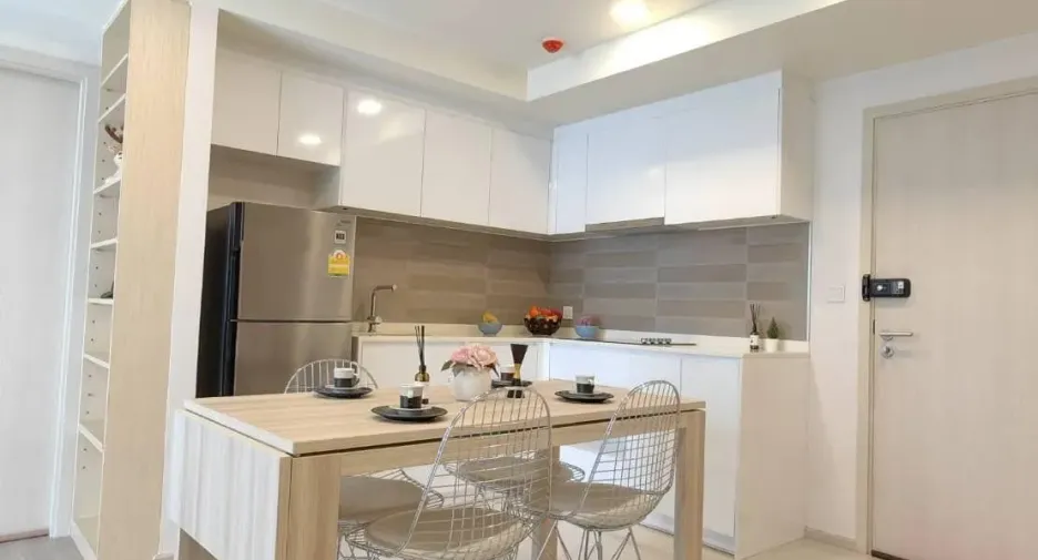 For sale 2 bedrooms condo in Huai Khwang, Bangkok