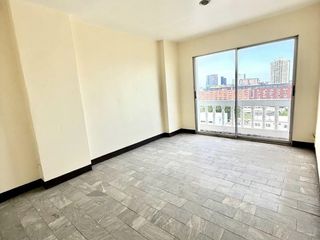 Condo en venta de 2 habitaciones en Bang Kapi, Bangkok
