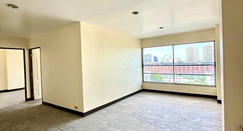 For sale 2 bedrooms condo in Bang Kapi, Bangkok
