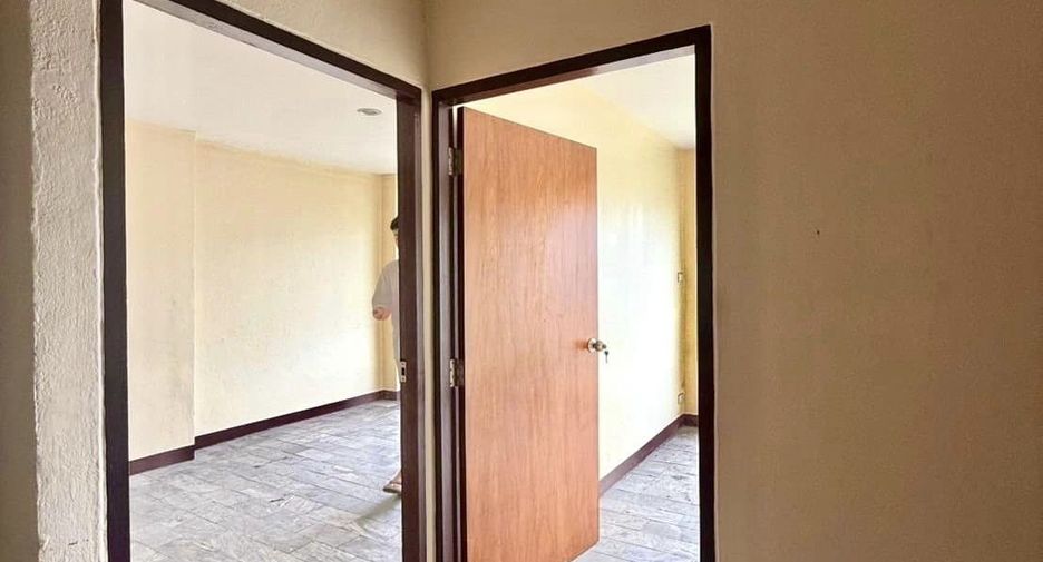 For sale 2 bedrooms condo in Bang Kapi, Bangkok