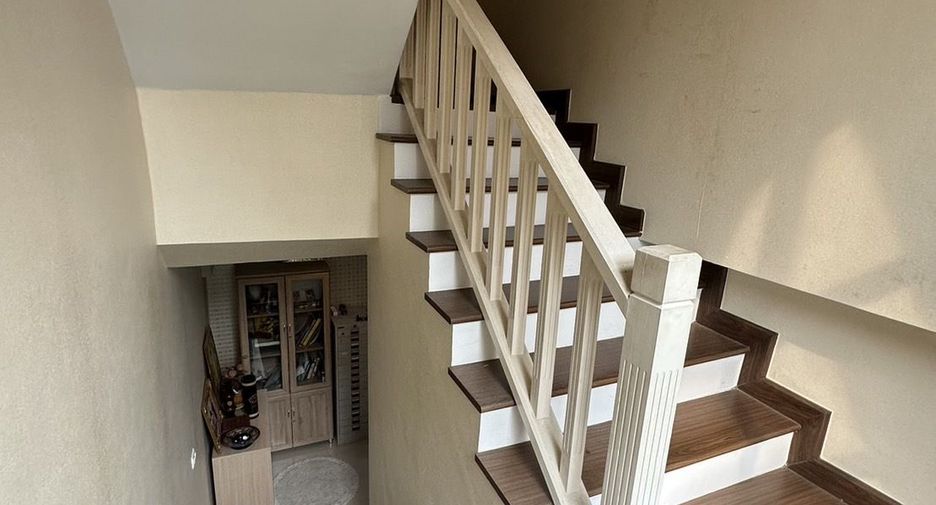 For sale 5 bedrooms house in Mueang Nonthaburi, Nonthaburi
