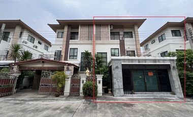 For sale 5 bedrooms house in Mueang Nonthaburi, Nonthaburi