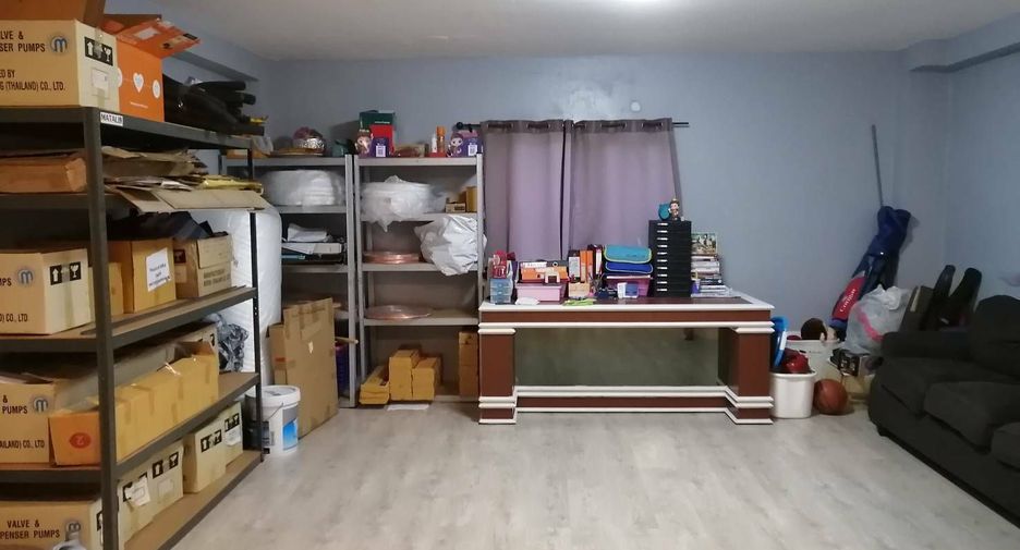 For sale 4 bedrooms house in Mueang Pathum Thani, Pathum Thani