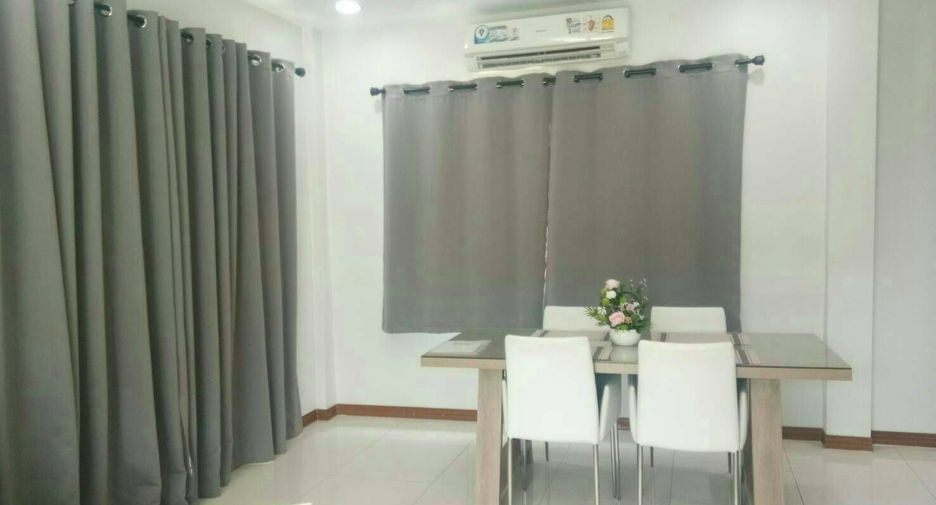 For sale 4 bedrooms house in Mueang Pathum Thani, Pathum Thani