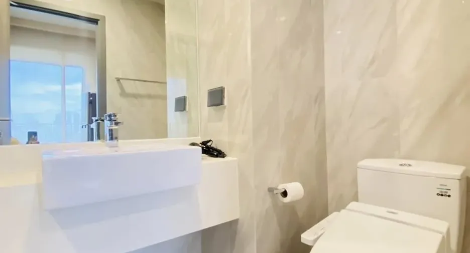 À vendre 1 chambre condo à Khlong Toei, Bangkok