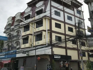 Casa adosada en venta de 8 habitaciones en Mueang Phitsanulok, Phitsanulok
