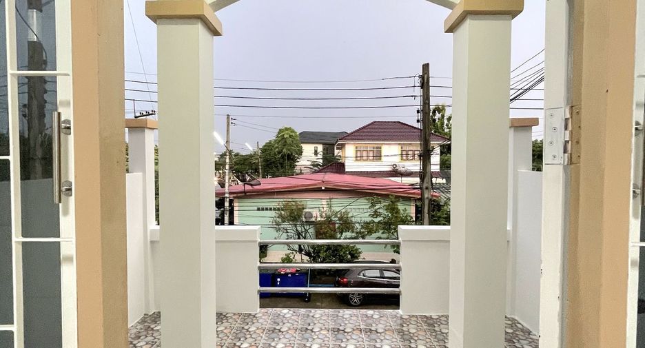 For sale 2 bedrooms townhouse in Mueang Nakhon Pathom, Nakhon Pathom