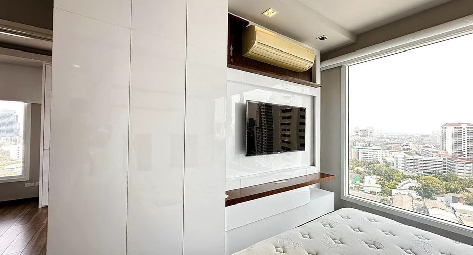 For sale and for rent 1 bed condo in Watthana, Bangkok