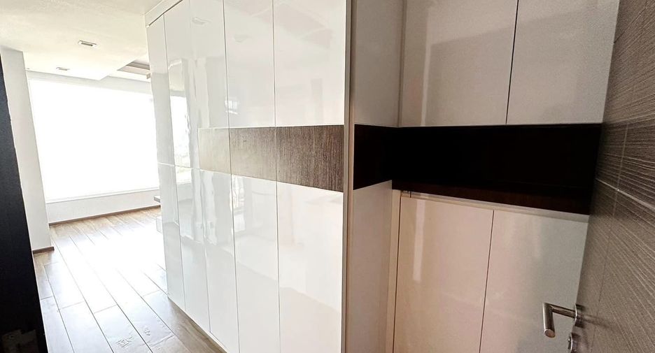 For sale and for rent 1 bed condo in Watthana, Bangkok