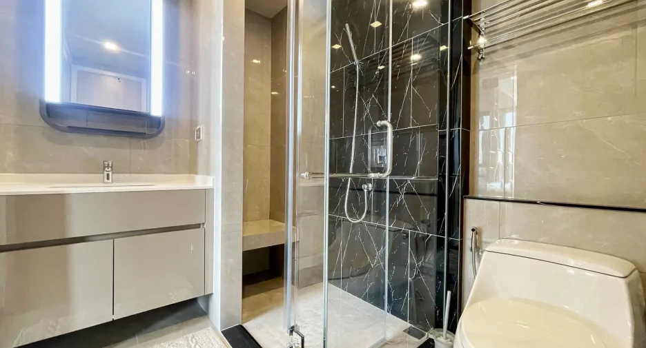 For sale and for rent 1 bed condo in Huai Khwang, Bangkok