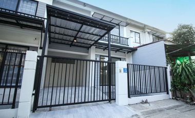 Casa adosada en venta de 3 habitaciones en Bang Yai, Nonthaburi