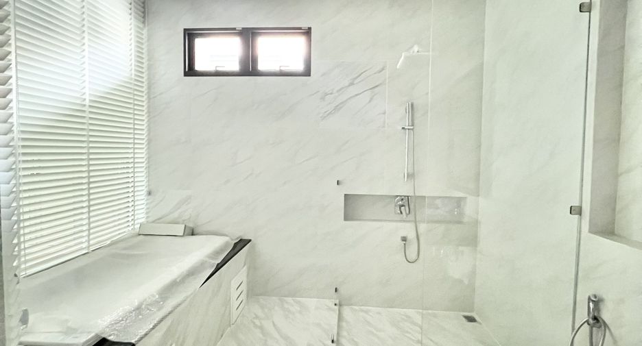 For sale 3 bedrooms house in Mueang Udon Thani, Udon Thani