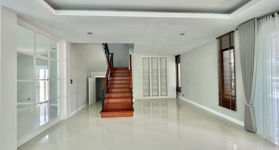 For sale 3 bedrooms house in Mueang Udon Thani, Udon Thani