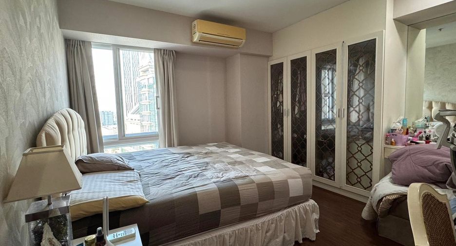 For sale 2 bedrooms condo in Watthana, Bangkok