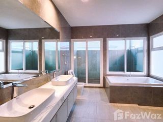 For sale 4 bedrooms house in Lat Lum Kaeo, Pathum Thani