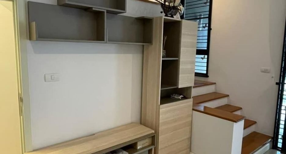 For rent 3 bedrooms townhouse in Mueang Nonthaburi, Nonthaburi