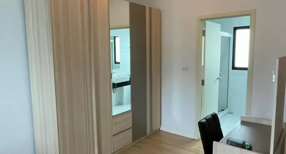 For rent 3 bedrooms townhouse in Mueang Nonthaburi, Nonthaburi