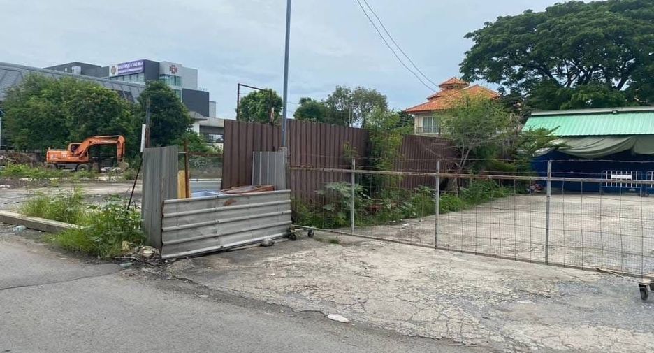 For sale land in Saphan Sung, Bangkok