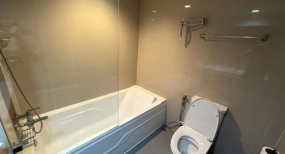 For sale 1 bed condo in Phra Khanong, Bangkok