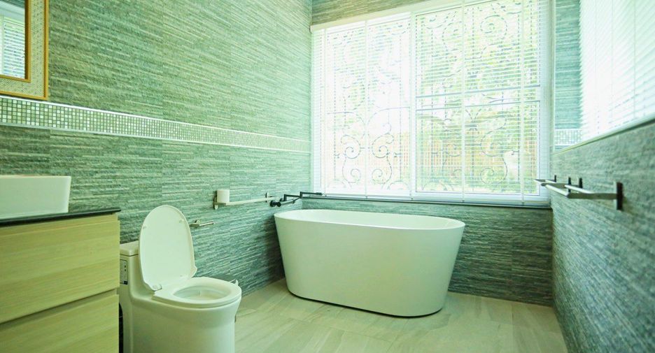 For sale 4 bedrooms villa in Mueang Chiang Rai, Chiang Rai