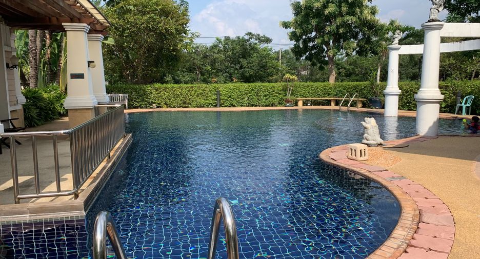 For sale 3 bedrooms house in Mueang Pathum Thani, Pathum Thani