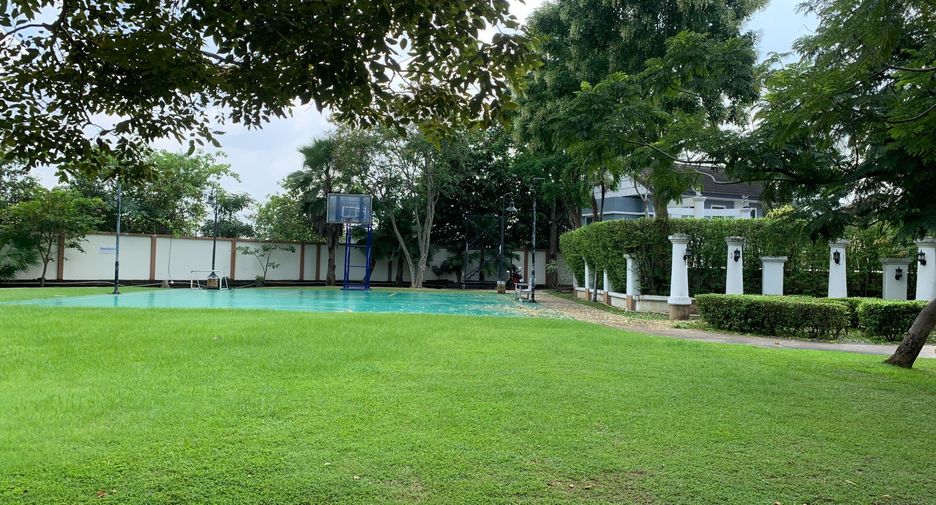 For sale 3 bedrooms house in Mueang Pathum Thani, Pathum Thani