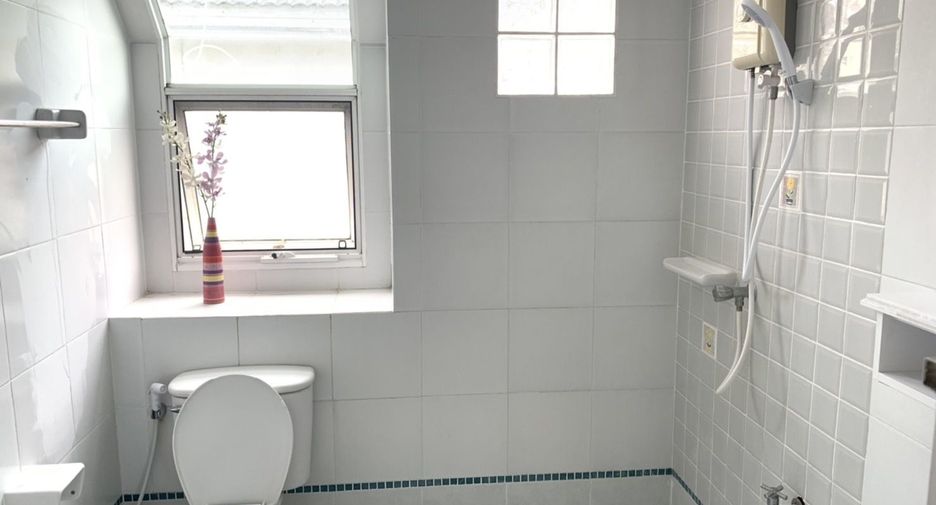 For sale 3 bedrooms house in Mueang Pathum Thani, Pathum Thani