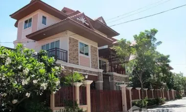 For rent 4 bedrooms house in Mueang Nonthaburi, Nonthaburi