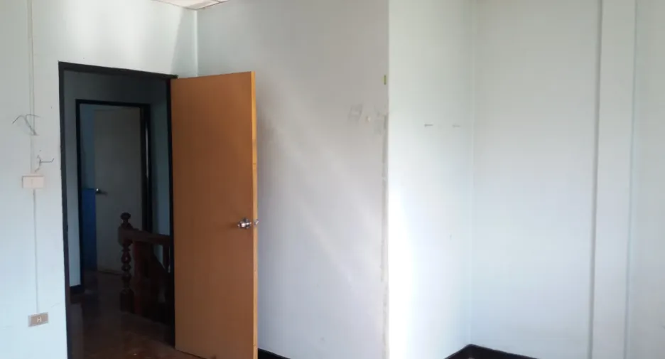 For sale 2 bedrooms townhouse in Nakhon Luang, Phra Nakhon Si Ayutthaya