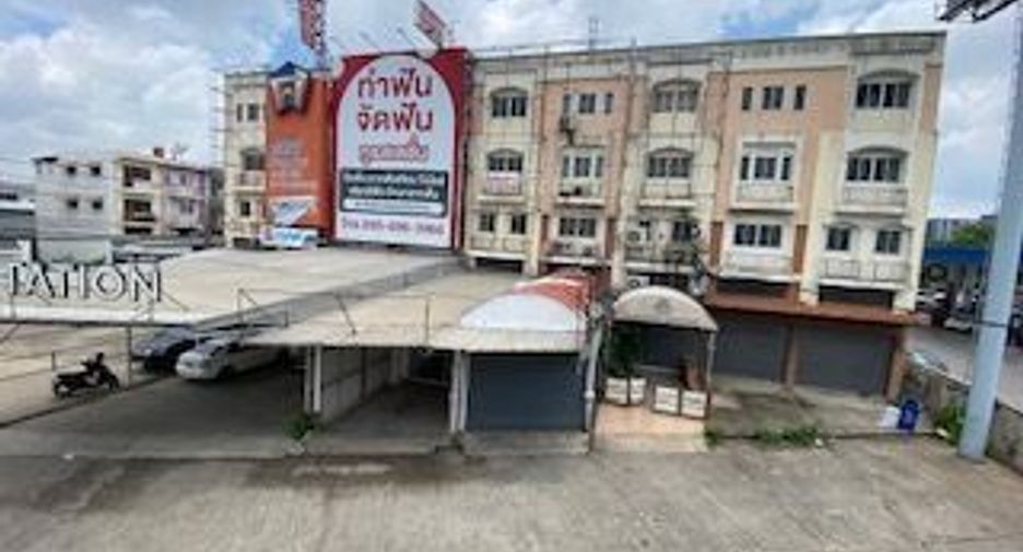 For rent 4 bedrooms retail Space in Thanyaburi, Pathum Thani