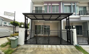 For rent 3 bedrooms townhouse in Bang Kruai, Nonthaburi