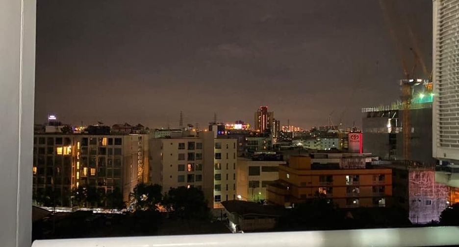 For sale 1 bed condo in Huai Khwang, Bangkok