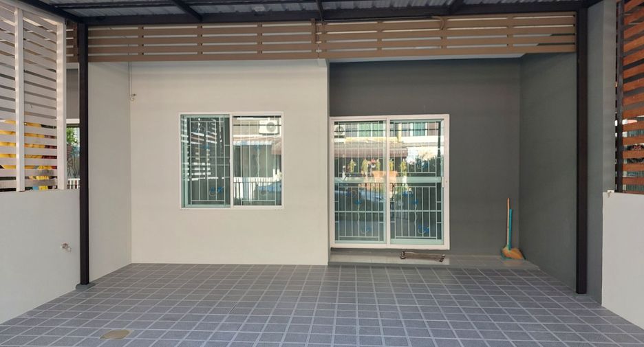 For sale 3 bedrooms townhouse in Lam Luk Ka, Pathum Thani