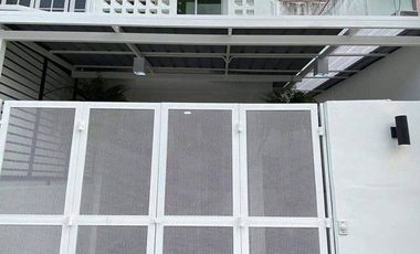ขาย 3 ห้องนอน ทาวน์เฮ้าส์ ใน เมืองปทุมธานี, ปทุมธานี
