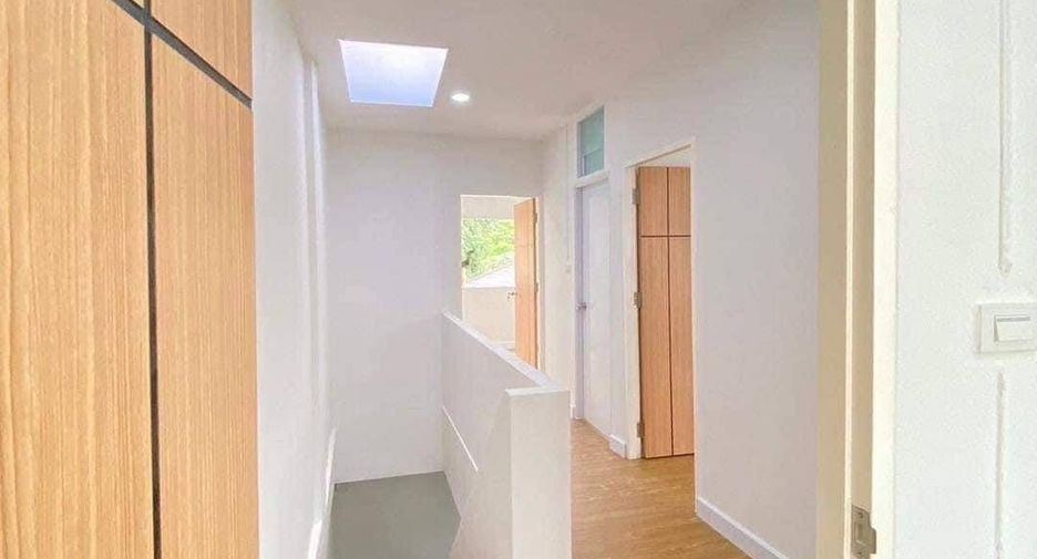 For sale 3 bedrooms townhouse in Mueang Pathum Thani, Pathum Thani