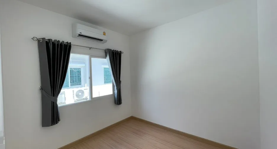 À louer 3 chambres maison de ville à Bang Yai, Nonthaburi