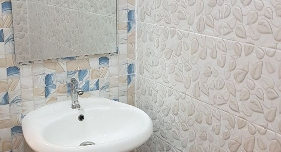 Продажа 5 спальни таунхаус в Bang Bua Thong, Нонтабури