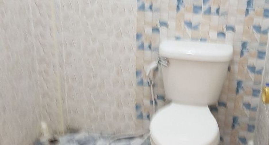 Продажа 5 спальни таунхаус в Bang Bua Thong, Нонтабури