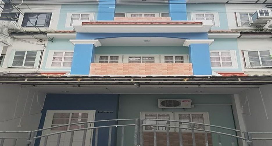 Продажа 5 спальни таунхаус в Bang Bua Thong, Нонтабури