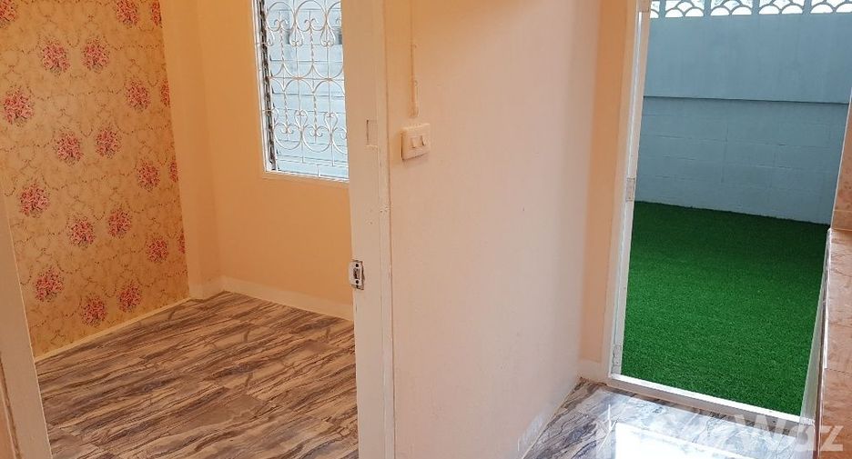 Продажа 5 спальни таунхаус в Bang Bua Thong, Нонтабури