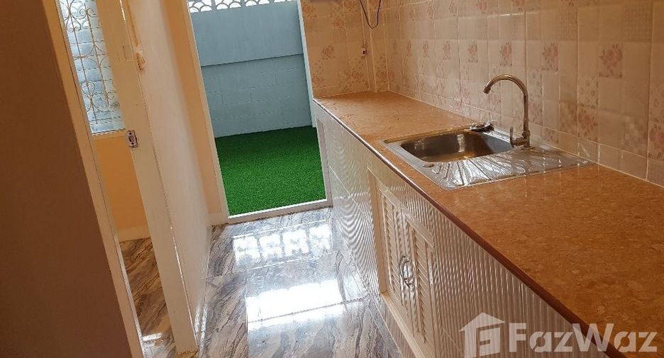 Продажа 5 спальни таунхаус в Bang Bua Thong, Нонтабури