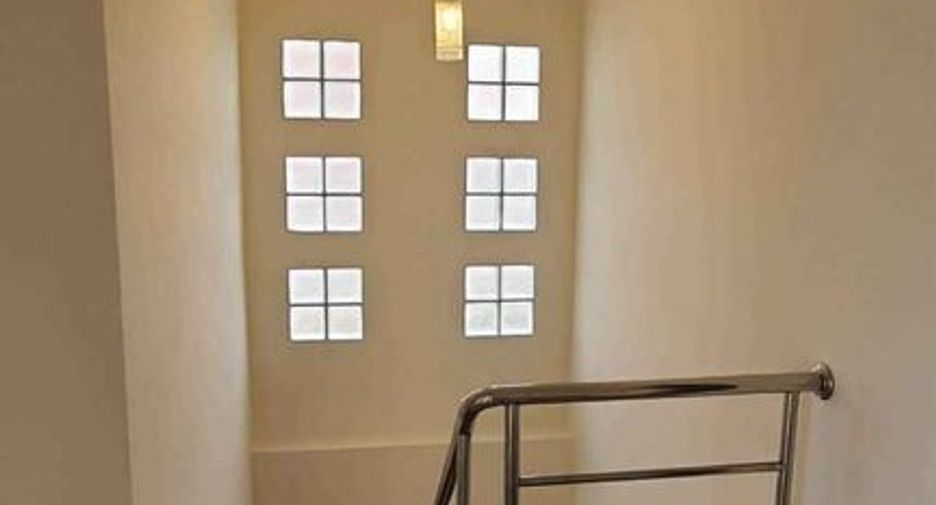 Casa en venta de 3 habitaciones en Song Phi Nong, Suphan Buri