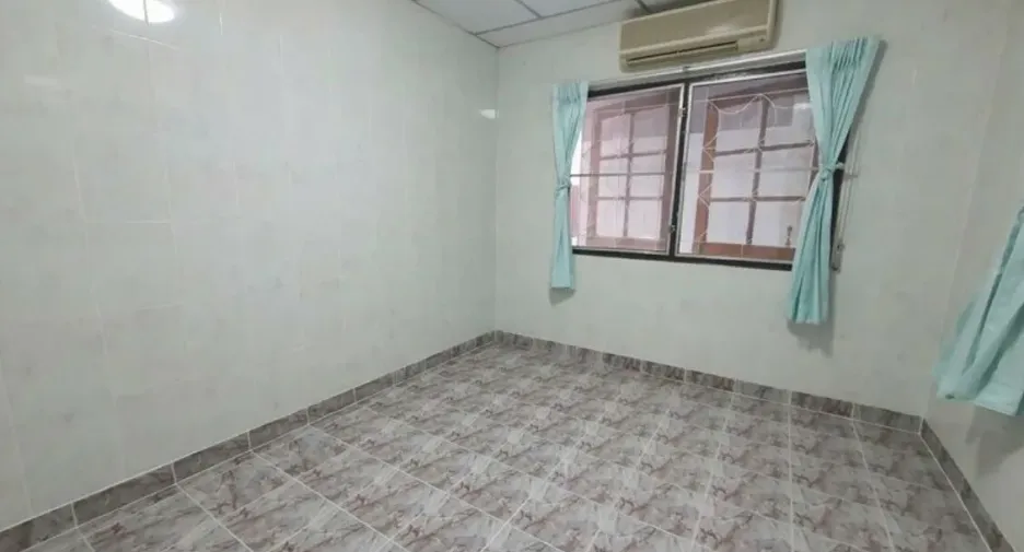 For sale 3 bedrooms house in Lam Luk Ka, Pathum Thani