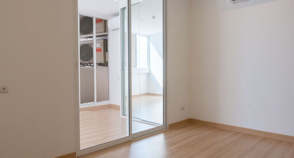 For sale studio condo in Bang Phlat, Bangkok