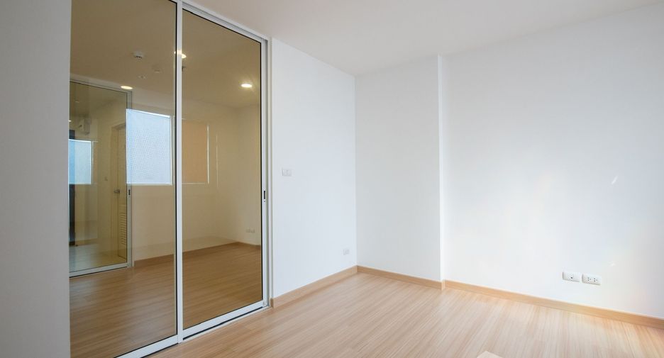 For sale studio condo in Bang Phlat, Bangkok