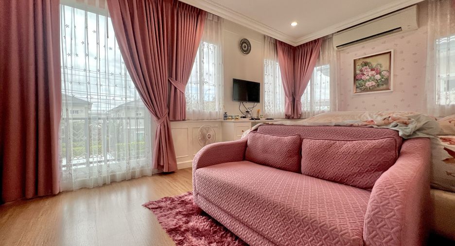For sale 3 bedrooms house in Suan Luang, Bangkok