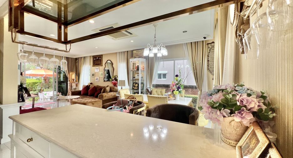 For sale 3 bedrooms house in Suan Luang, Bangkok