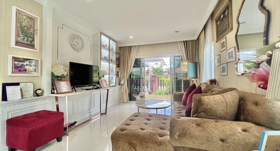 For sale 3 bedrooms house in Suan Luang, Bangkok