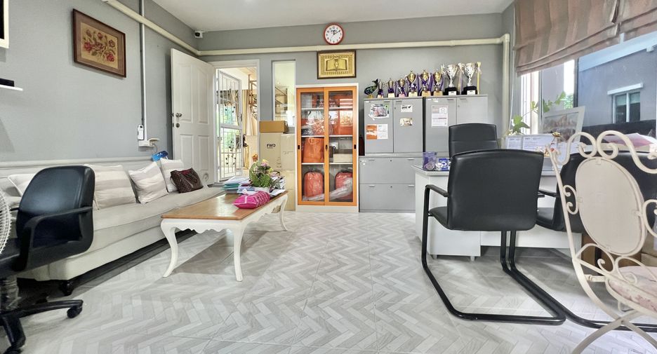 For sale 3 bedrooms house in Suan Luang, Bangkok